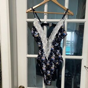 NWT Floral Lace Trim Bathing Suit - Black and White Sz XL